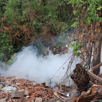 Depósito de lixo irregular atingido por incêndio será lacrado em Presidente Prudente
